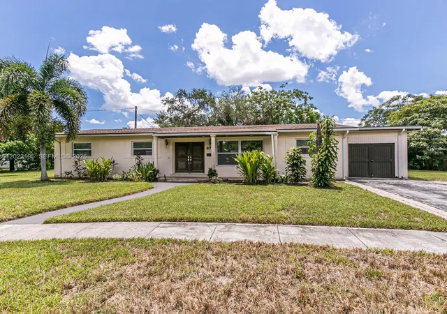 1st image of 870 Ne 182nd St, North Miami Beach, FL 33162 | MLS# A12022105