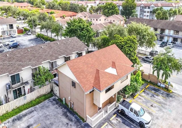 2nd image of 5350 W 26th Ave #118, Hialeah, FL 33016 | MLS# A12022127