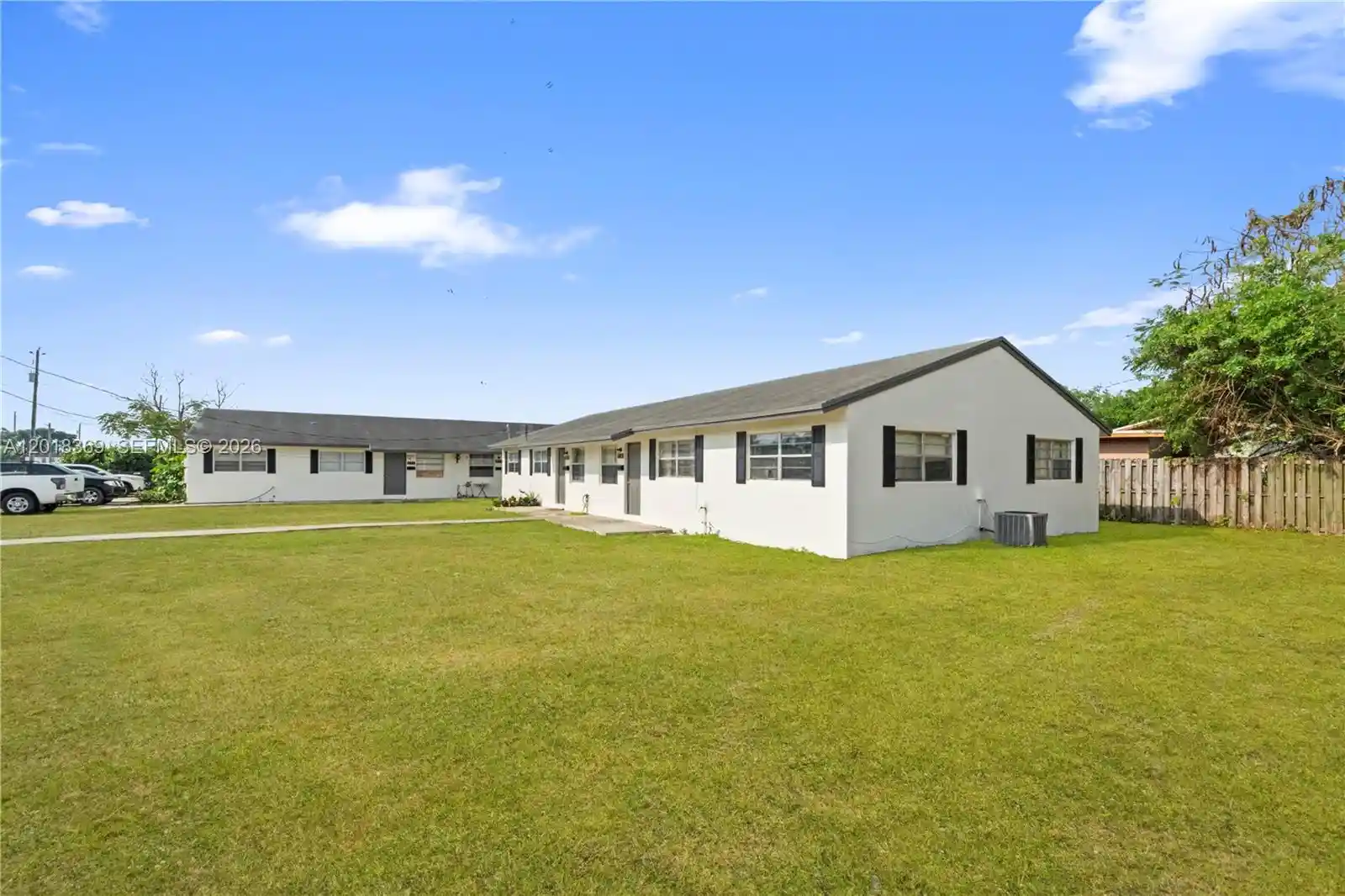 Listing Photo 1 - Condo for sale in 430 SW 10th Ave located at 430 SW 10th Ave, Homestead, FL 33030 - Unit 430 SW 10th Avenue
