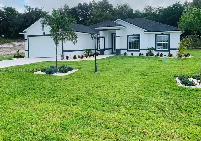 1st image of 120 Clinton Ave, Lake Placid, FL 33852 | MLS# A12022224