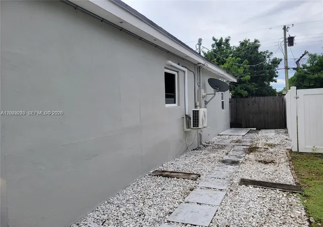 28th image of 6930 Sw 12th St, Pembroke Pines, FL 33023 | MLS# A12022213