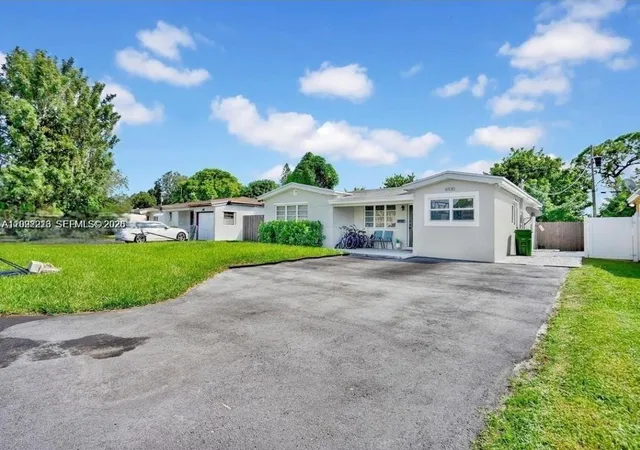 2nd image of 6930 Sw 12th St, Pembroke Pines, FL 33023 | MLS# A12022213