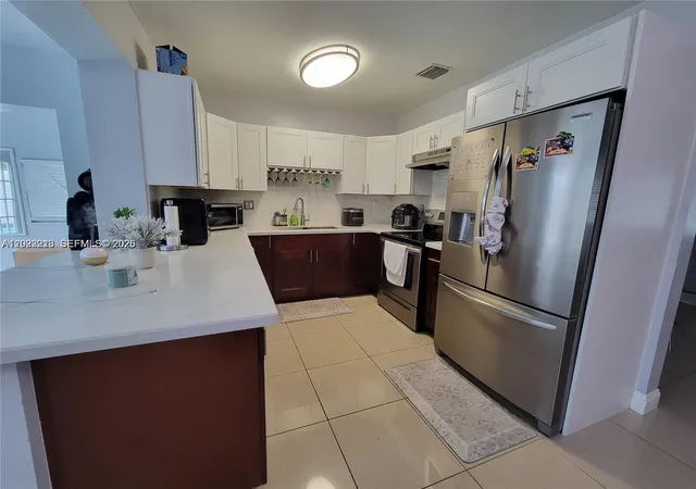 3rd image of 6930 Sw 12Th St, Pembroke Pines, FL 33023 | MLS# A12022213