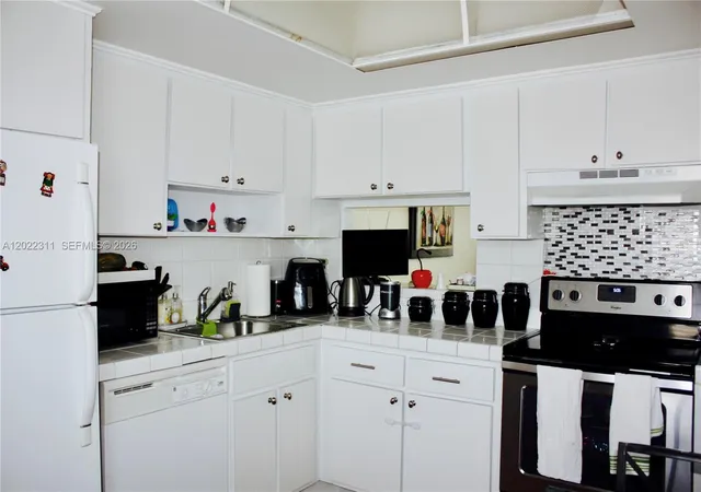 1st image of 18555 Ne 14Th Ave #702A, Miami, FL 33179 | MLS# A12022311