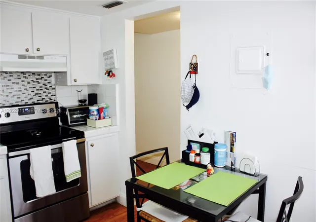 3rd image of 18555 Ne 14Th Ave #702A, Miami, FL 33179 | MLS# A12022311