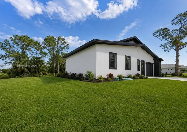 Homes for sale in Lehigh Acres, FL | 703 Long Is, Lehigh Acres, FL 33974 | MLS# A12021517
