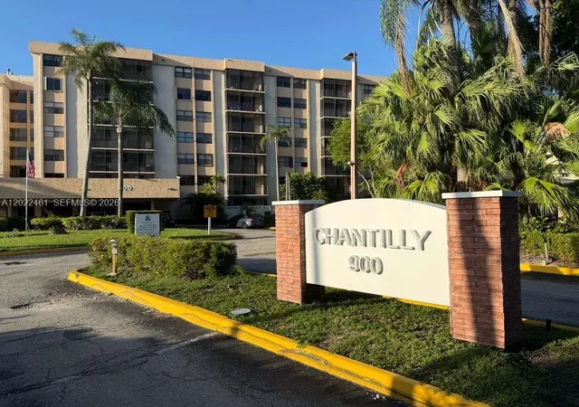 Homes for sale in Miami, FL | 900 Ne 195Th St #618, Miami, FL 33179 | MLS# A12022461