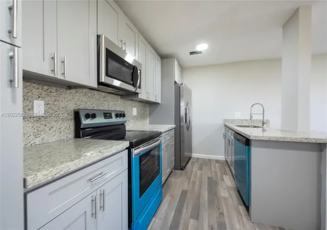 4th image of 4111 Stirling Rd, Davie, FL 33314 | MLS# A12022582