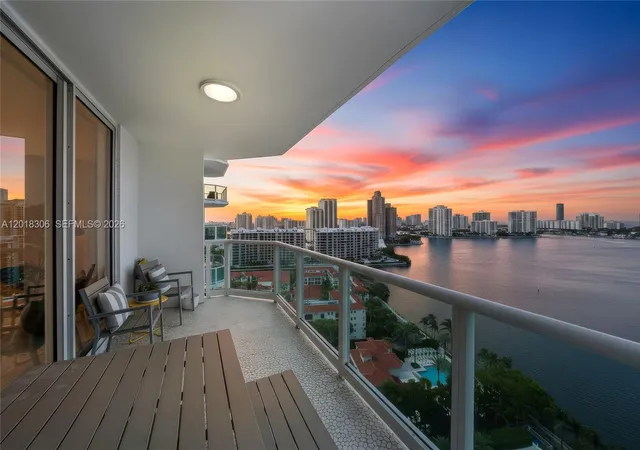 2nd image of 3301 Ne 183Rd St #2007, Aventura, FL 33160 | MLS# A12018306