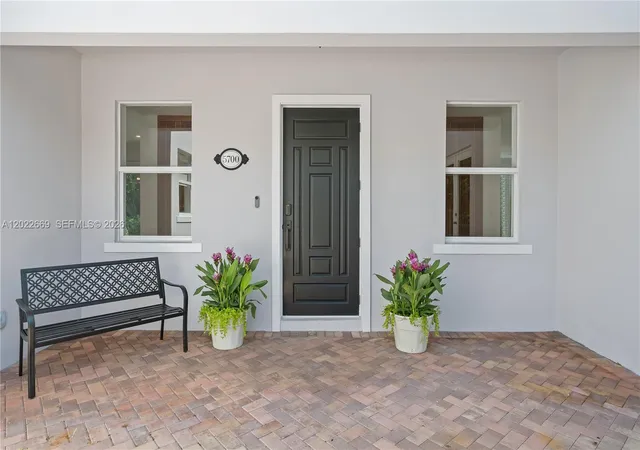 4th image of 5700 Sw 86Th St, South Miami, FL 33143 | MLS# A12022669