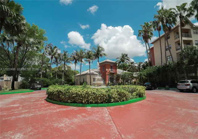 2nd image of 8245 Lake Dr, Doral, FL 33166