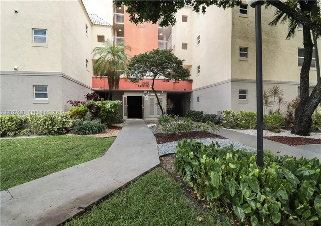 2nd image of 8245 Lake Dr #308, Doral, FL 33166 | MLS# A12022486