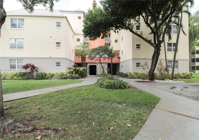 3rd image of 8245 Lake Dr #308, Doral, FL 33166 | MLS# A12022486