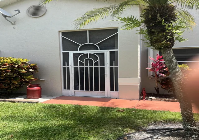2nd image of 96 Sausalito Cir, Boynton Beach, FL 33436 | MLS# B26031045