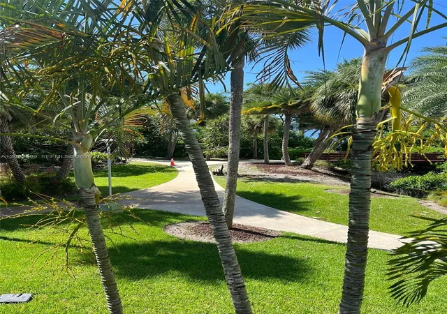 2nd image of 2851 NE 183rd St, Aventura, FL 33160