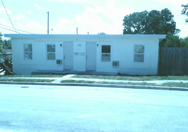 Photo 1 of Single family home for sale at 900 W 9th Street, Riviera Beach, FL 33404 | MLS# B26031082 | Listing updated on 2026-09-23