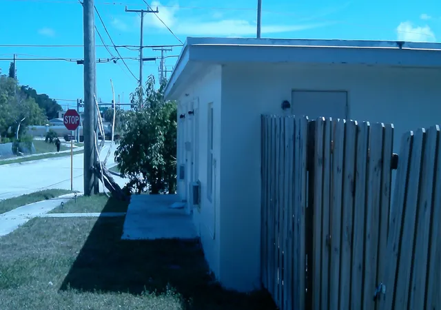 Photo 3 of Single family home for sale at 900 W 9th Street, Riviera Beach, FL 33404 | MLS# B26031082 | Listing updated on 2026-09-23