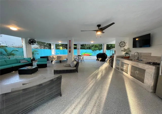 3rd image of 414 Coconut Dr, Key Largo, FL 33037 | MLS# A12021887