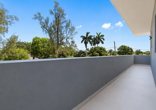 36th image of 201 Nw 14 Wy, Dania, FL 33004 | MLS# A12022289