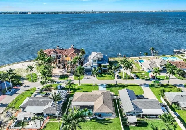 Homes for sale in Cape Coral, FL | 503 Sw 17th St, Cape Coral, FL 33990 | MLS# A12022948