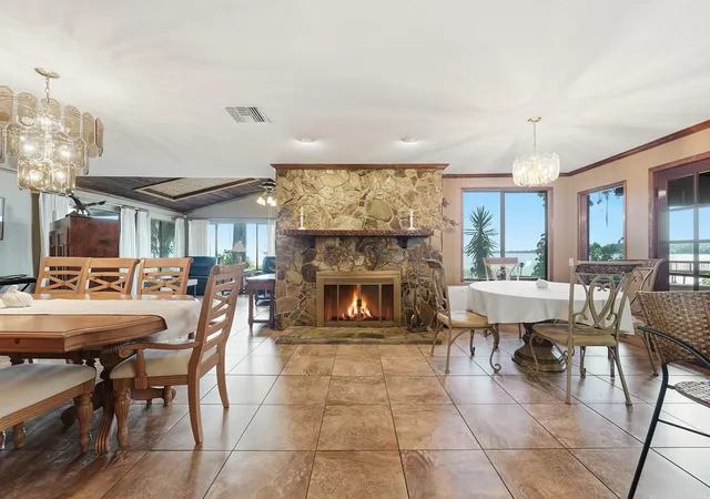 Photo 1 of Mansion for sale at 200 Windy Point Rd, Lake Placid, FL 33852 | MLS# B26031196 | Listing updated on 2026-09-23
