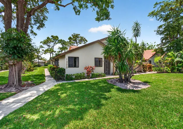 1st image of 1320 Nw 29th Ave #D, Delray Beach, FL 33445 | MLS# B26031224