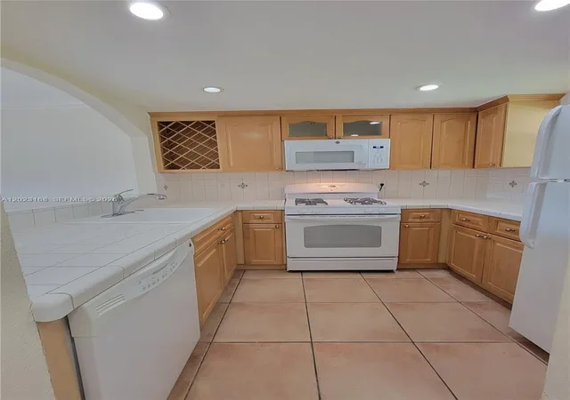 4th image of 6707 N Kendall Dr, Pinecrest, FL 33156