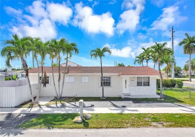 3rd image of 2400 Sw 103Rd Ct, Miami, FL 33165 | MLS# A12023244