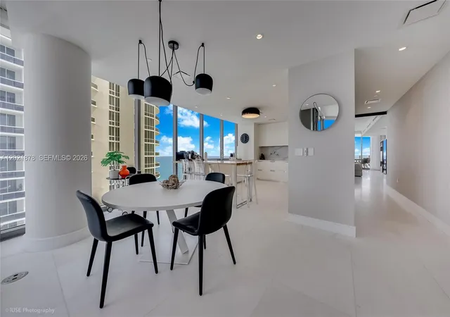 4th image of 15701 Collins Ave #3001, North Miami Beach, FL 33160 | MLS# A12021878