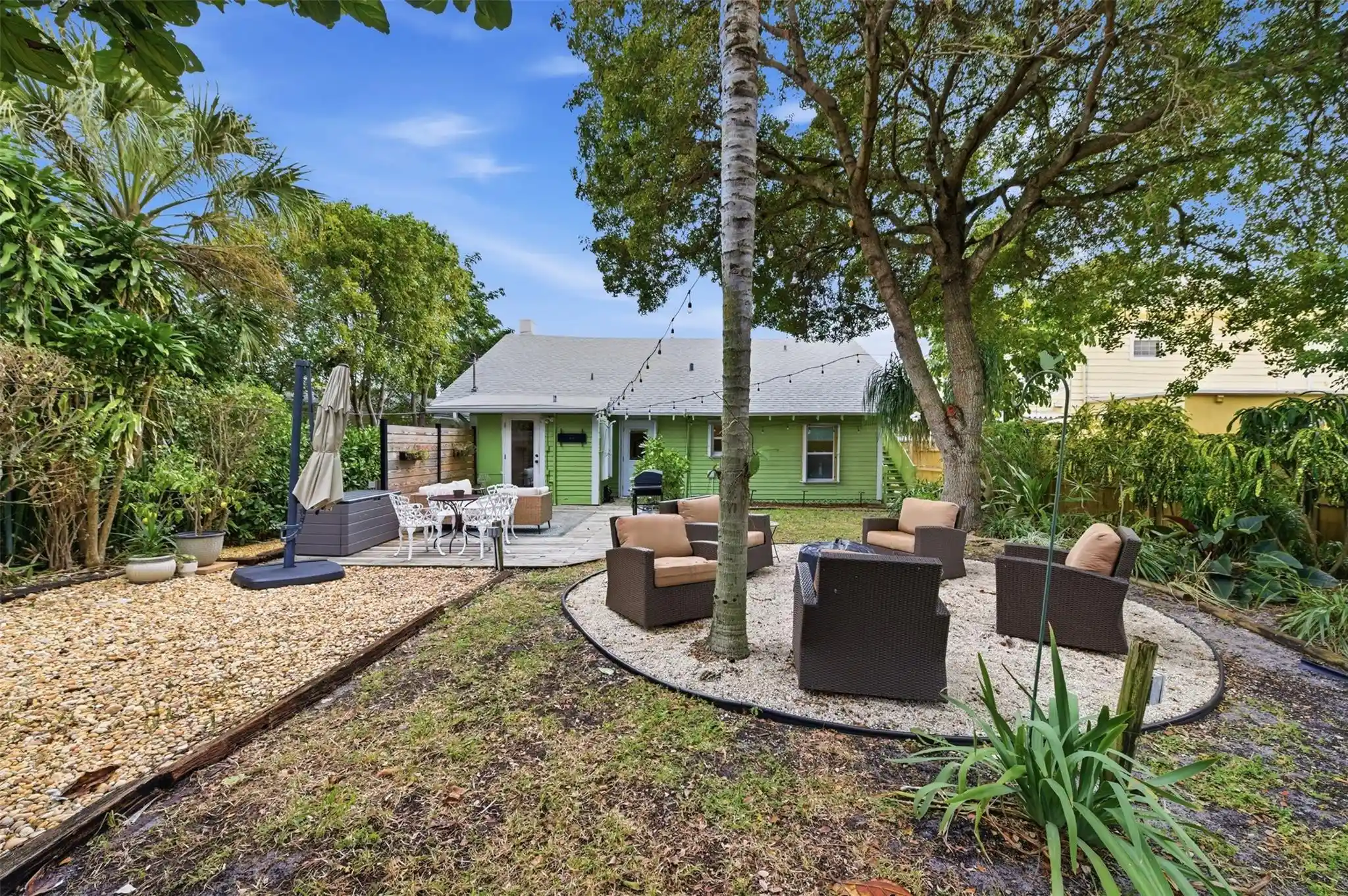 Single family home for sale at 117 S Palmway, Lake Worth Beach, FL 33460 | MLS# B26031443
