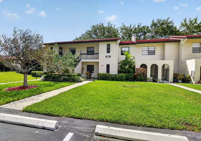 Homes for sale in Boca Raton, FL | 8310 Casa Del Lago #D, Boca Raton, FL 33433 | MLS# B26031579