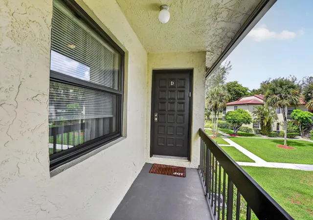 Homes for sale in Boca Raton, FL | 8310 Casa Del Lago #D, Boca Raton, FL 33433 | MLS# B26031579