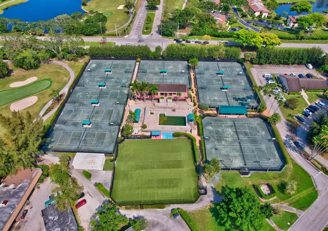 Homes for sale in Boca Raton, FL | 8310 Casa Del Lago, Boca Raton, FL 33433 | Houzeo