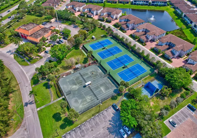 Homes for sale in Boca Raton, FL | 8310 Casa Del Lago #D, Boca Raton, FL 33433 | MLS# B26031579