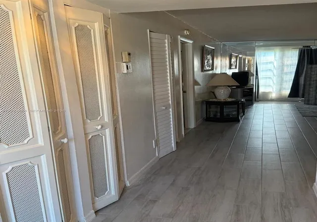 4th image of 9401 Sunrise Lakes Blvd #109, Sunrise, FL 33322 | MLS# A12023626