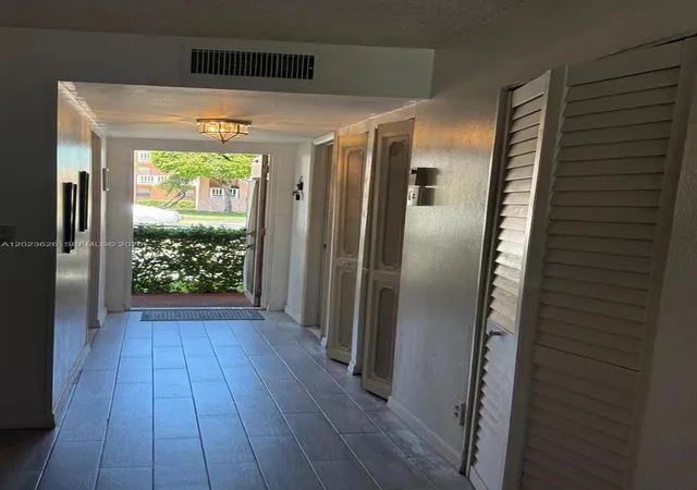 5th image of 9401 Sunrise Lakes Blvd #109, Sunrise, FL 33322 | MLS# A12023626