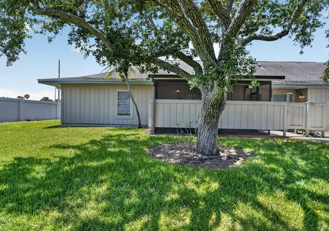 Photo 2 of Multi family home for sale at 3911 Nw Cinnamon Tree Cir, Jensen Beach, FL 34957 | MLS# B26031632 | Listing updated on 2026-09-23