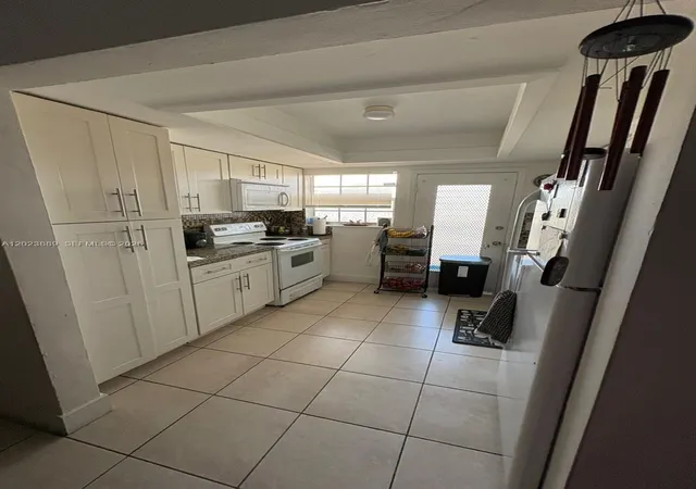 Homes for sale in North Miami, FL | 11840 Ne 19Th Dr #14, North Miami, FL 33181 | MLS# A12023889