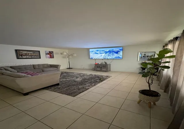 Homes for sale in North Miami, FL | 11840 Ne 19Th Dr #14, North Miami, FL 33181 | MLS# A12023889