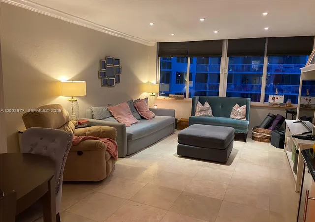 2nd image of 5401 Collins Ave #339, Miami Beach, FL 33140 | MLS# A12023877