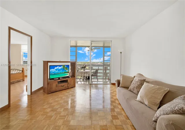 4th image of 1401 Ne Miami Gardens Dr #889, Miami, FL 33179 | MLS# A12023888