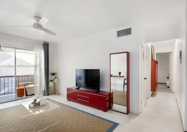 4th image of Casa Granada Condominium, Miami, FL 33176