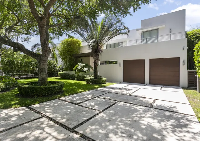 Single family home for sale at 7700 SW 53rd Court, Miami, FL 33143 | MLS# B26031952