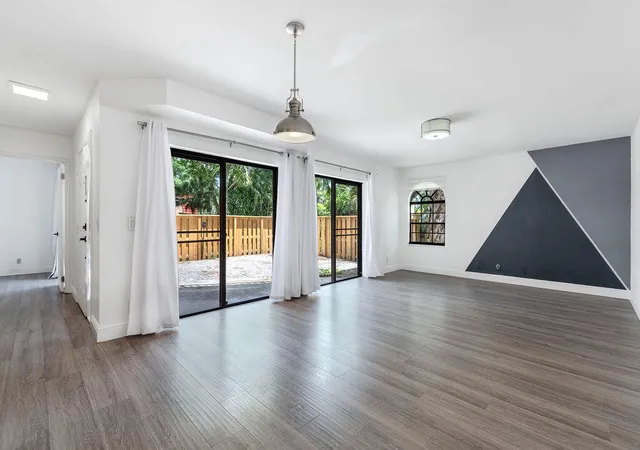 Photo 4 of Townhouse for sale at 8050 Severn Dr #C, Boca Raton, FL 33433 | MLS# B26031953 | Listing updated on 2026-09-23