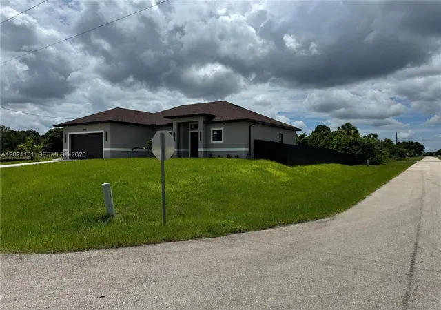 3rd image of 3115 2Nd St Sw, Lehigh Acres, FL 33976 | MLS# A12021151