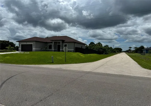 4th image of 3115 2Nd St Sw, Lehigh Acres, FL 33976 | MLS# A12021151