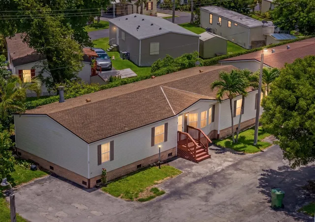 Photo 1 of Manufactured home for sale at 220 Ne 12th Avenue #44, Homestead, FL 33030 | MLS# B26031958 | Listing updated on 2026-09-23