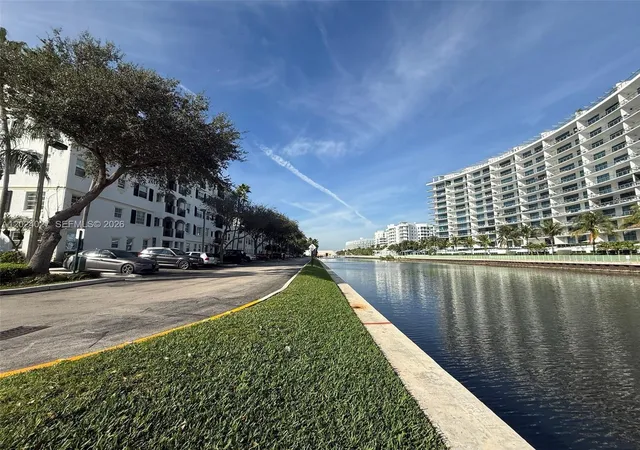 2nd image of 3215 Ne 184th St #14109, North Miami Beach, FL 33160 | MLS# A12024027
