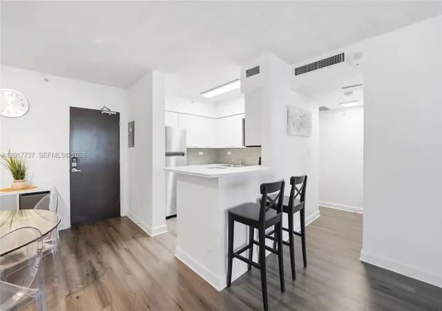 4th image of 1500 Bay Rd #666S, Miami Beach, FL 33139 | MLS# A12017737