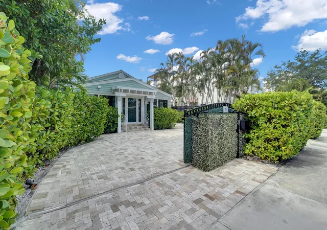 Single family home for sale at 1216 SE 1st Street, Fort Lauderdale, FL 33301 | MLS# B26031987